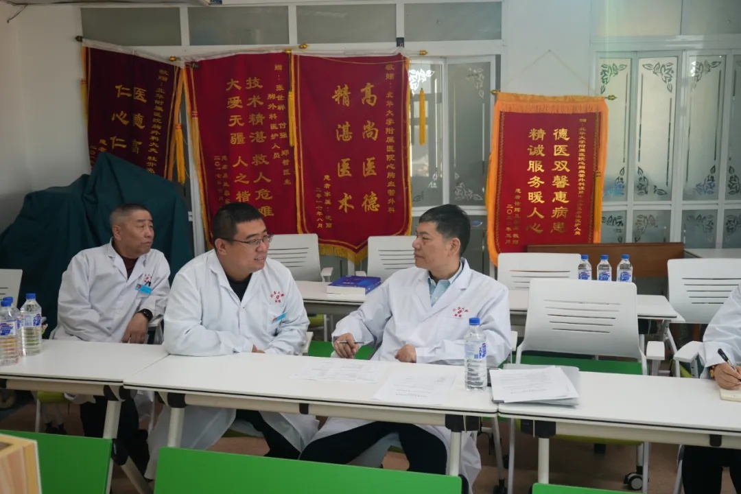 專家評估現(xiàn)場3.jpg